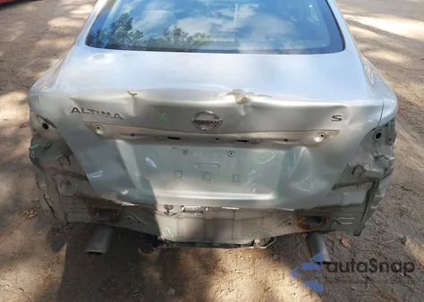 2015 Nissan Altima 2.5 S z USA, uszkodzony, nr VIN 1N4AL3AP6FN329652